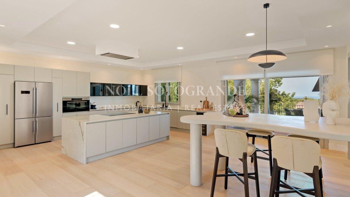 Villa Garden Pea Blossom - Atemberaubende traditionelle Villa in erster Golflinie und Panoramablick in Sotogrande