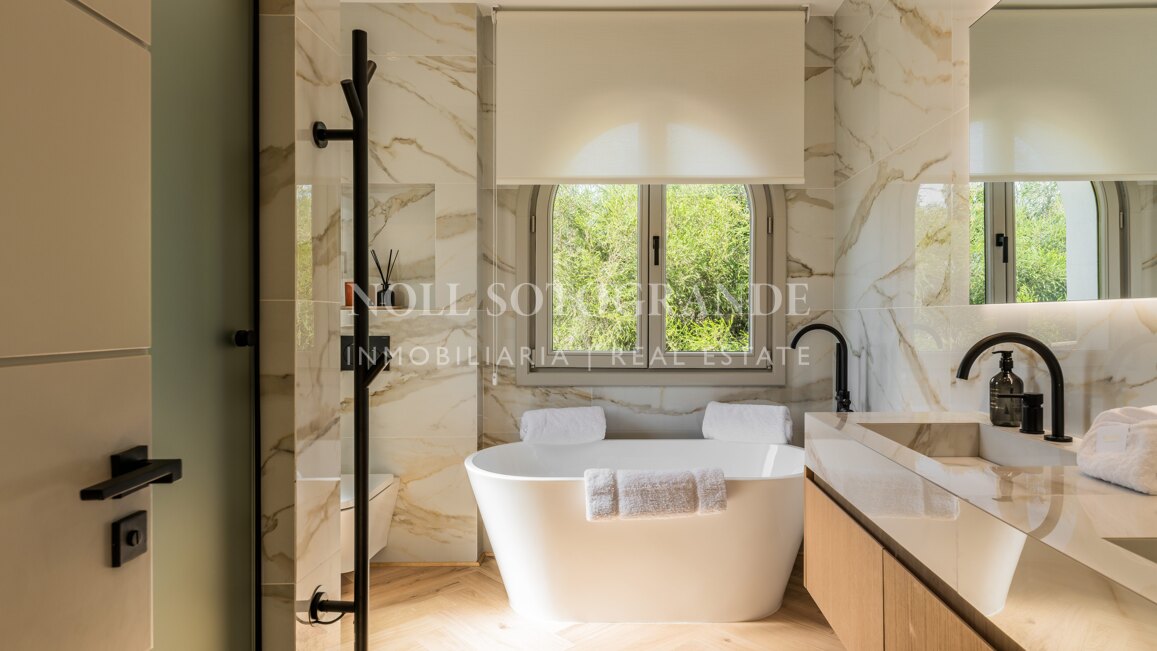 Villa Garden Pea Blossom - Atemberaubende traditionelle Villa in erster Golflinie und Panoramablick in Sotogrande