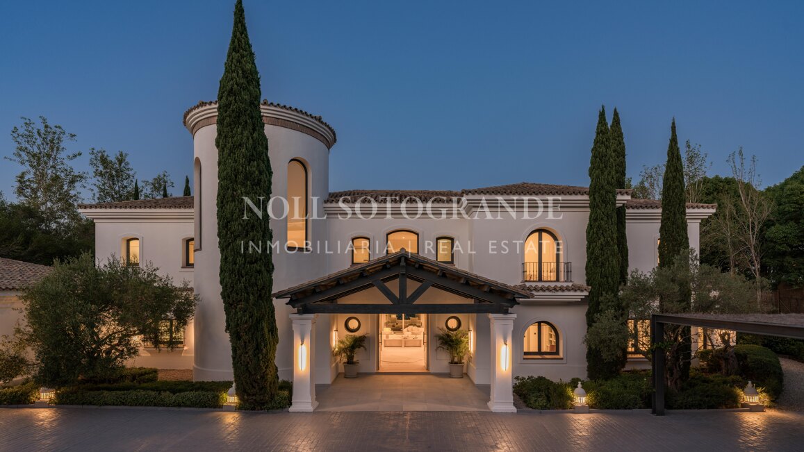 Villa Garden Pea Blossom - Atemberaubende traditionelle Villa in erster Golflinie und Panoramablick in Sotogrande