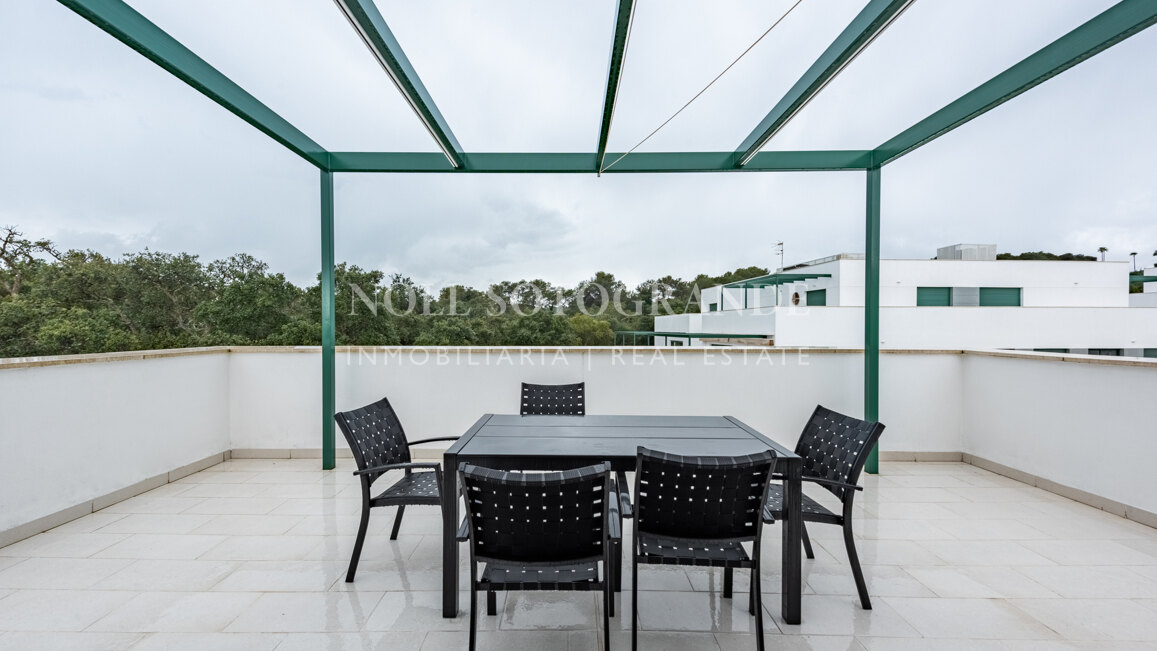 Spacious 3-Bedroom Penthouse for Sale in La Reserva