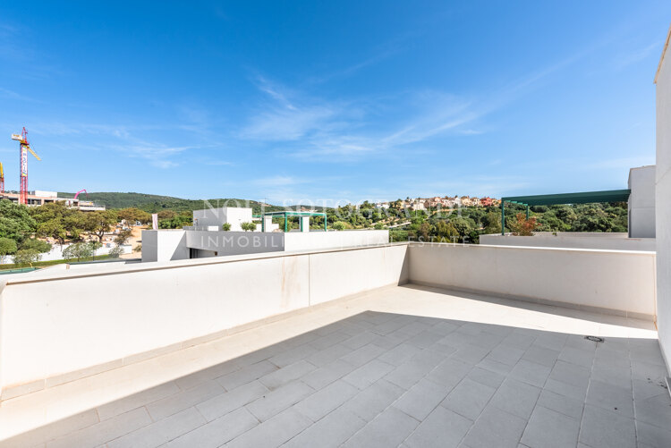 Spacious 3-Bedroom Penthouse for Sale in La Reserva