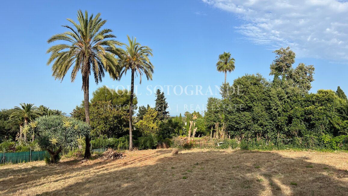 Villa - Baugrundstück in den Kings & Queens zum Verkauf