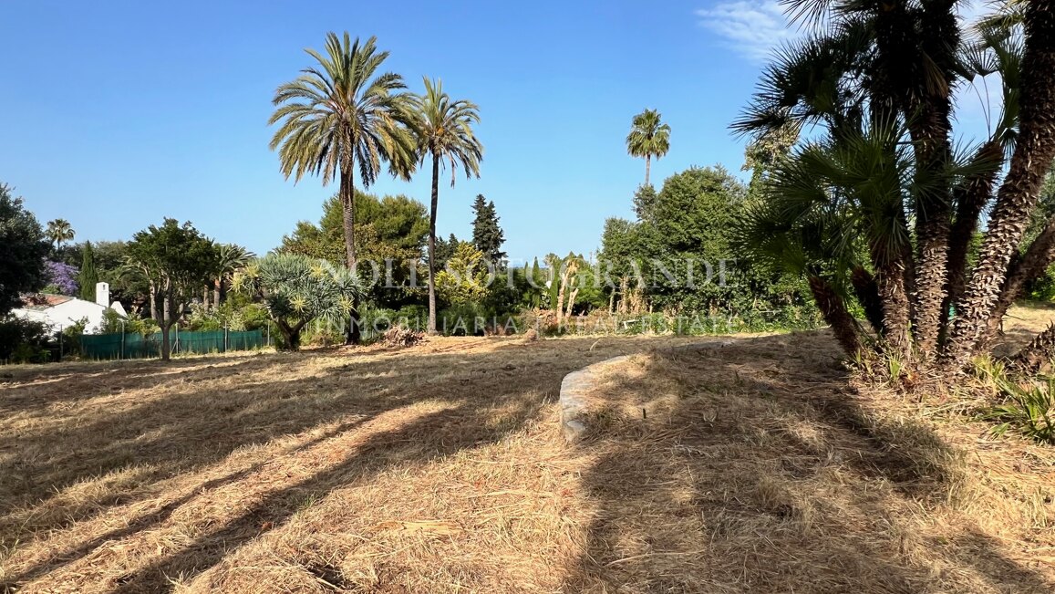 Villa - Baugrundstück in den Kings & Queens zum Verkauf