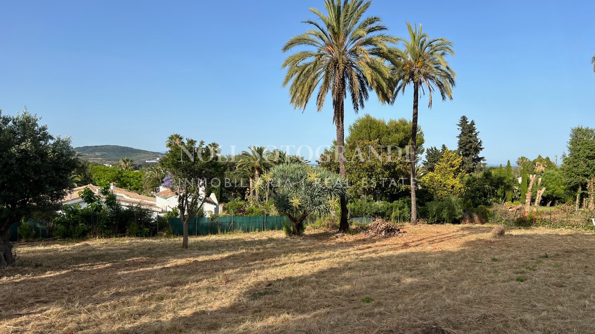 Villa - Baugrundstück in den Kings & Queens zum Verkauf