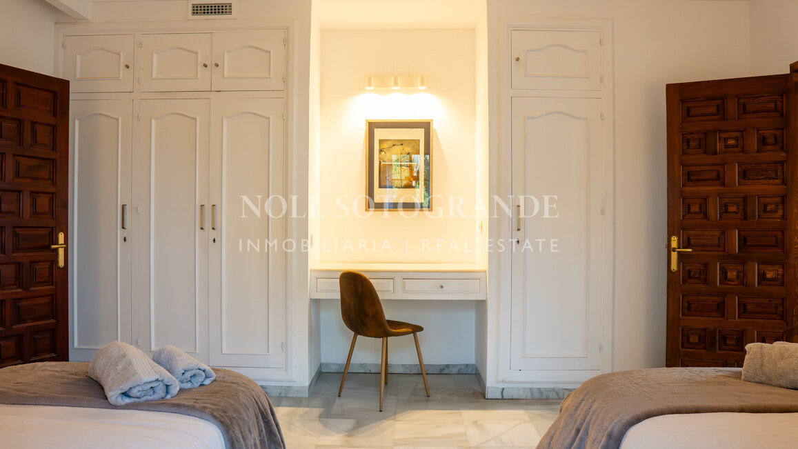 La Pinta Golf Villa – Elegante Villa mit 4 Schlafzimmern, privatem Pool und Golfbereich in Sotogrande Alto