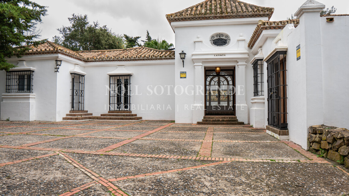 La Pinta Golf Villa – Elegante Villa mit 4 Schlafzimmern, privatem Pool und Golfbereich in Sotogrande Alto