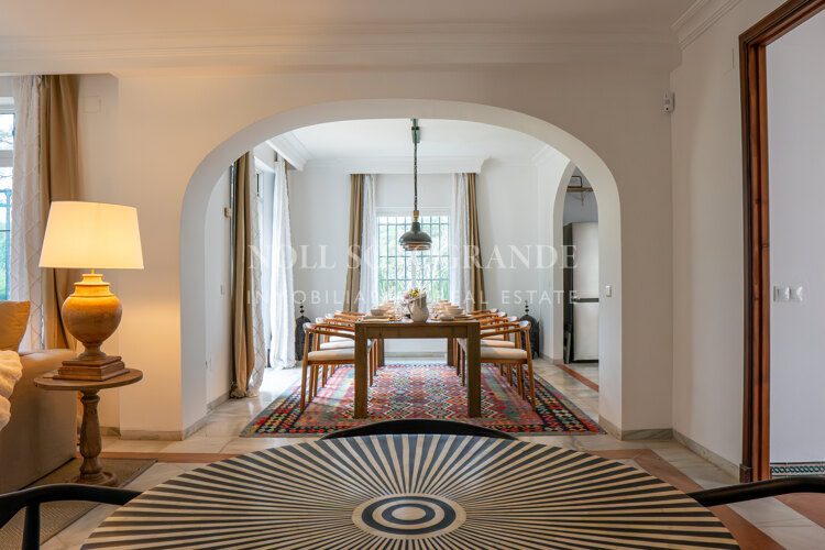 La Pinta Golf Villa – Elegante Villa mit 4 Schlafzimmern, privatem Pool und Golfbereich in Sotogrande Alto