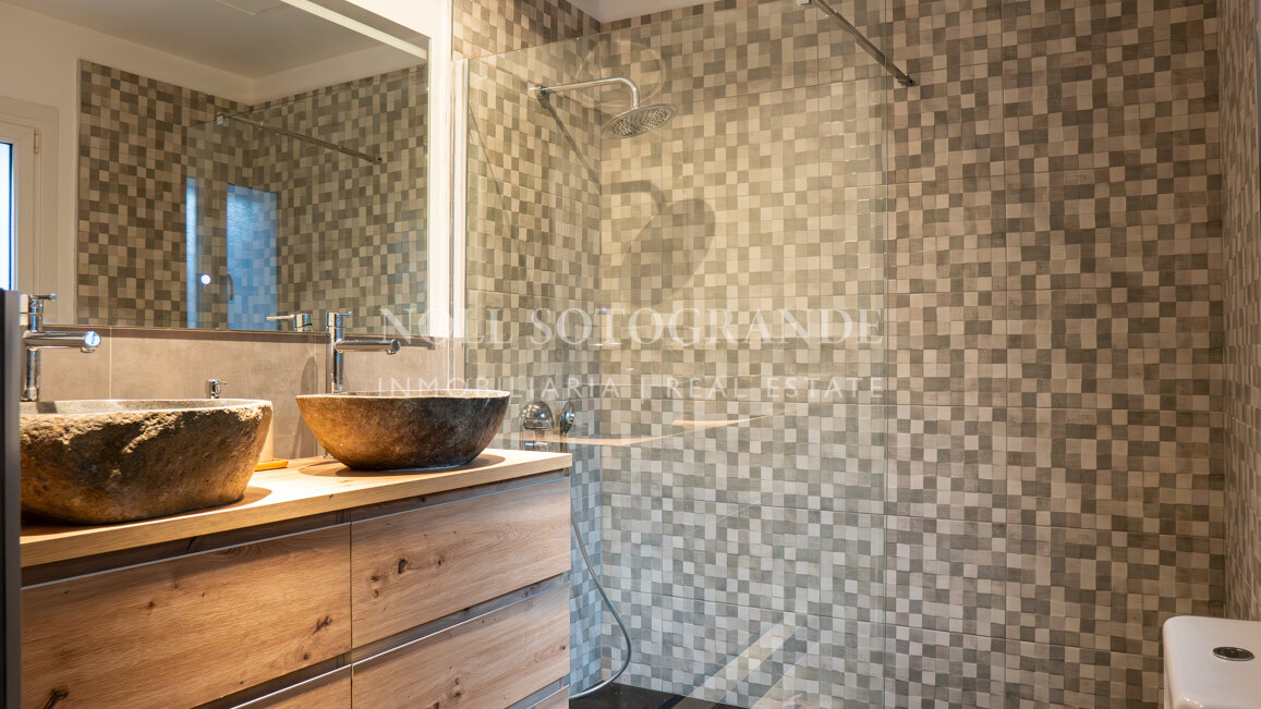 La Pinta Golf Villa – Elegante Villa mit 4 Schlafzimmern, privatem Pool und Golfbereich in Sotogrande Alto