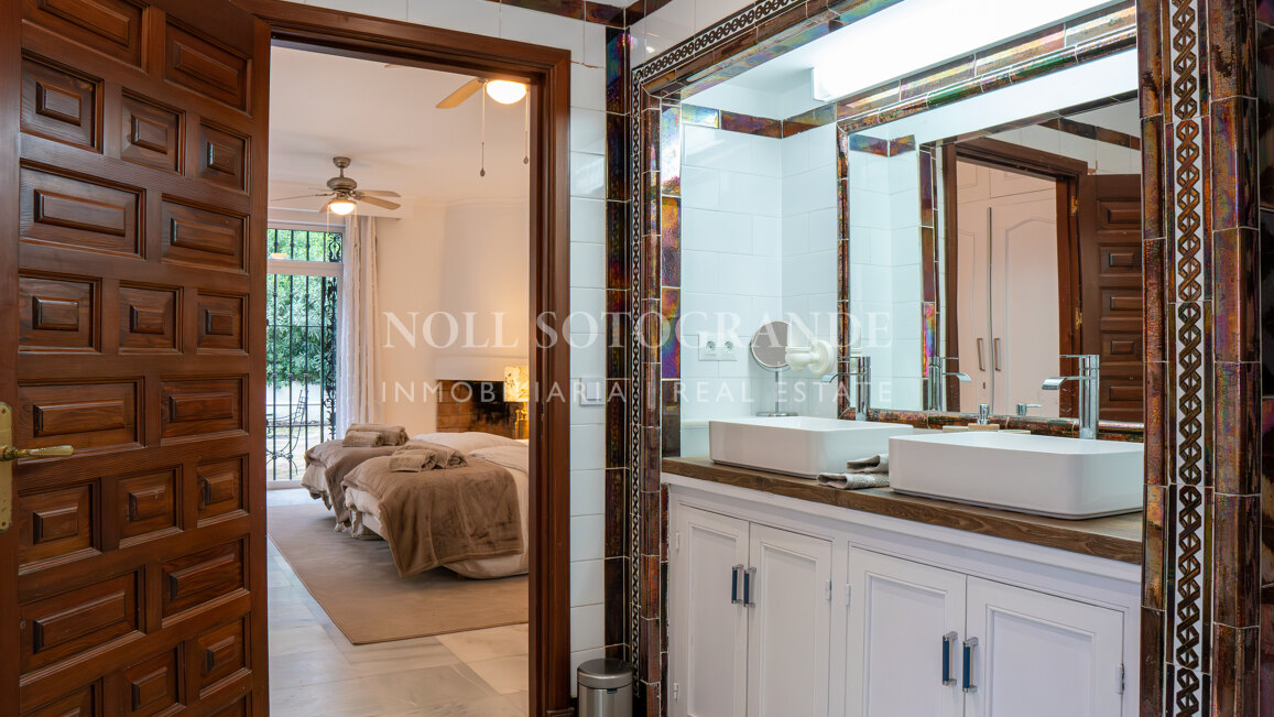 La Pinta Golf Villa – Elegante Villa mit 4 Schlafzimmern, privatem Pool und Golfbereich in Sotogrande Alto