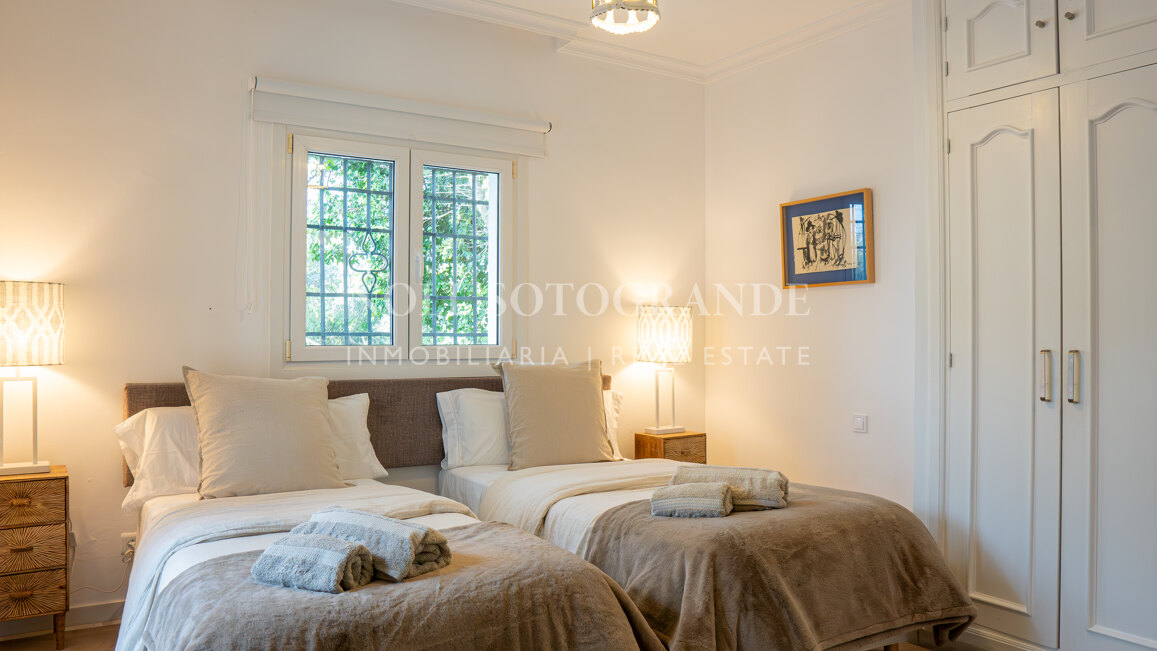 La Pinta Golf Villa – Elegante Villa mit 4 Schlafzimmern, privatem Pool und Golfbereich in Sotogrande Alto