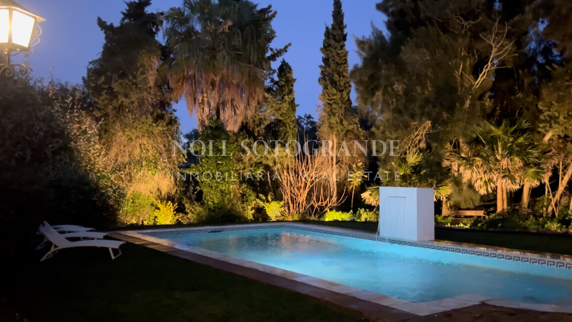 La Pinta Golf Villa – Elegante Villa mit 4 Schlafzimmern, privatem Pool und Golfbereich in Sotogrande Alto