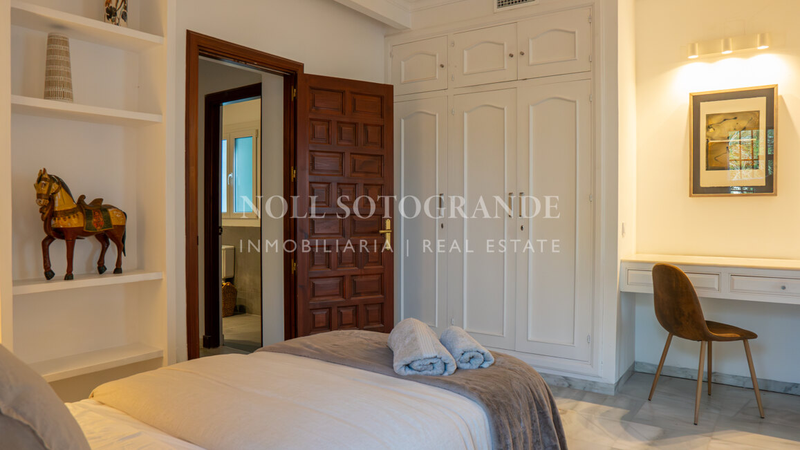 La Pinta Golf Villa – Elegante Villa mit 4 Schlafzimmern, privatem Pool und Golfbereich in Sotogrande Alto