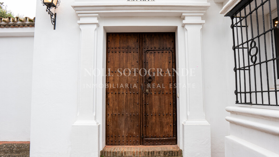 La Pinta Golf Villa – Elegante Villa mit 4 Schlafzimmern, privatem Pool und Golfbereich in Sotogrande Alto