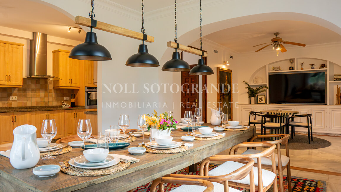 La Pinta Golf Villa – Elegante Villa mit 4 Schlafzimmern, privatem Pool und Golfbereich in Sotogrande Alto