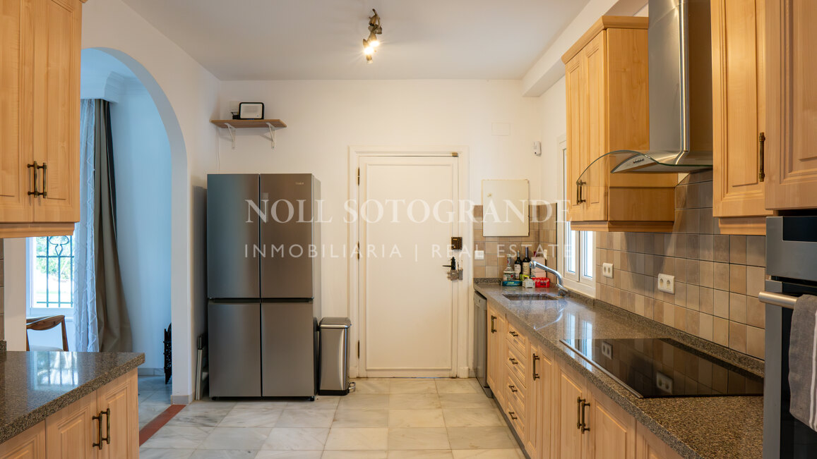 La Pinta Golf Villa – Elegante Villa mit 4 Schlafzimmern, privatem Pool und Golfbereich in Sotogrande Alto