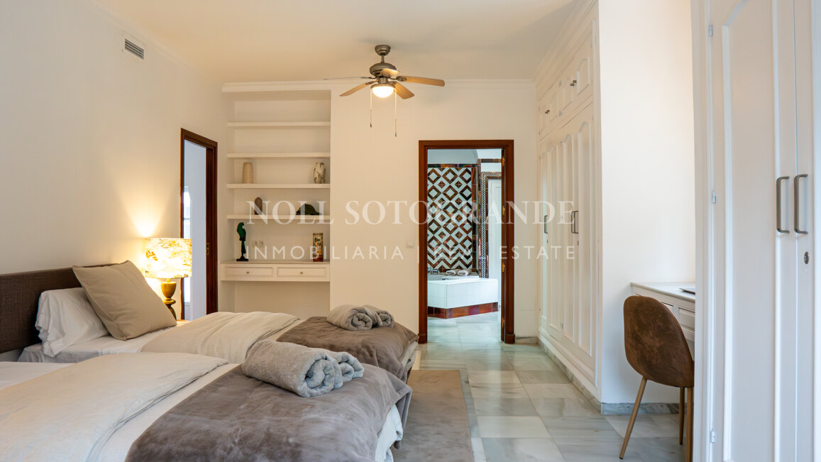 La Pinta Golf Villa – Elegante Villa mit 4 Schlafzimmern, privatem Pool und Golfbereich in Sotogrande Alto