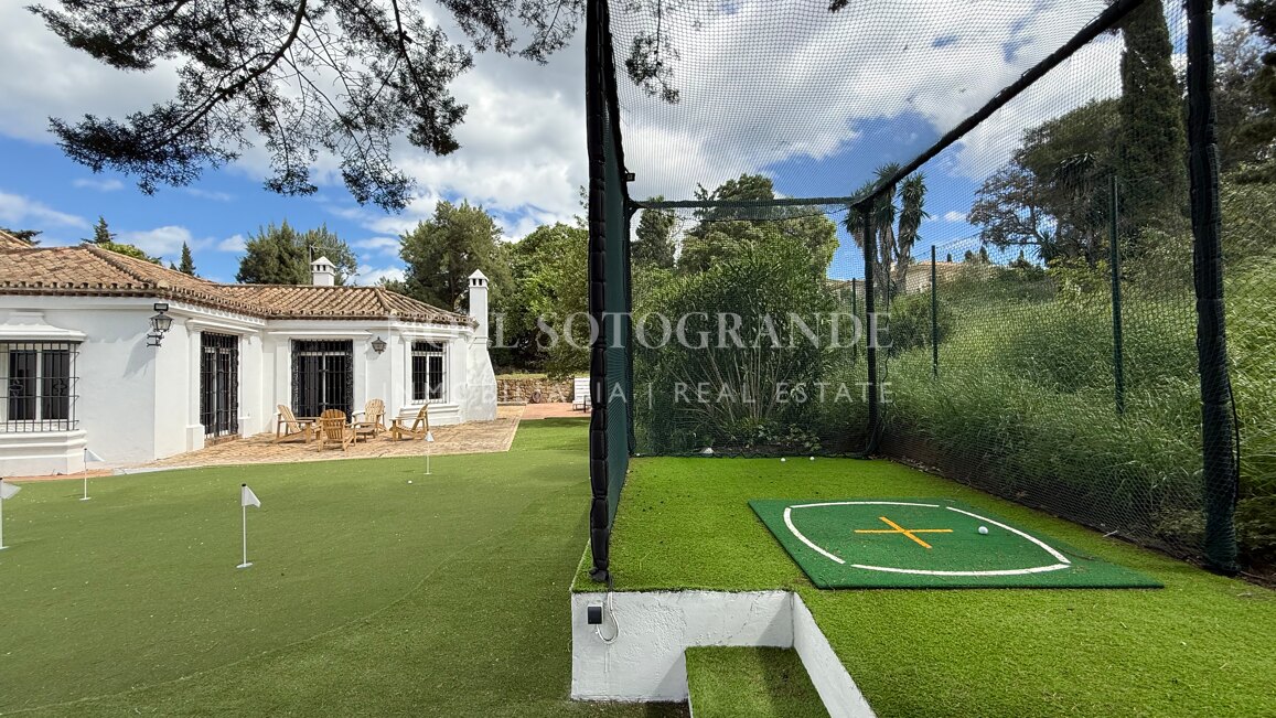 La Pinta Golf Villa – Elegante Villa mit 4 Schlafzimmern, privatem Pool und Golfbereich in Sotogrande Alto