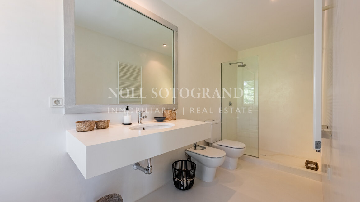 Beeindruckendes 5‑Schlafzimmer-Doppelhaus in Polo Gardens, Sotogrande Costa