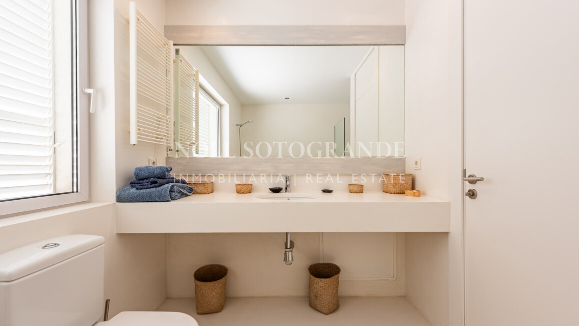 Beeindruckendes 5‑Schlafzimmer-Doppelhaus in Polo Gardens, Sotogrande Costa