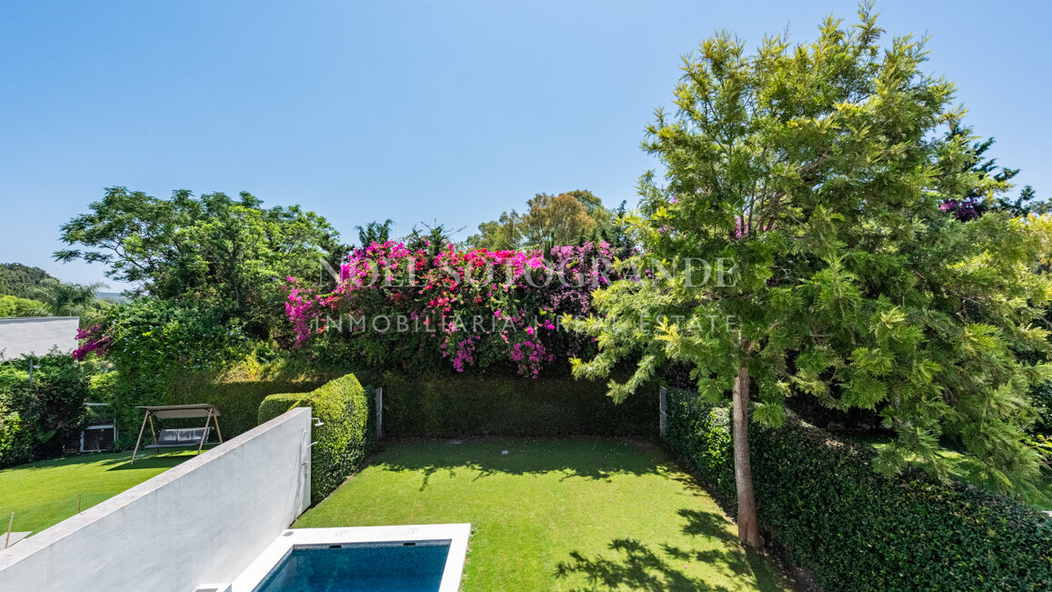 Beeindruckendes 5‑Schlafzimmer-Doppelhaus in Polo Gardens, Sotogrande Costa