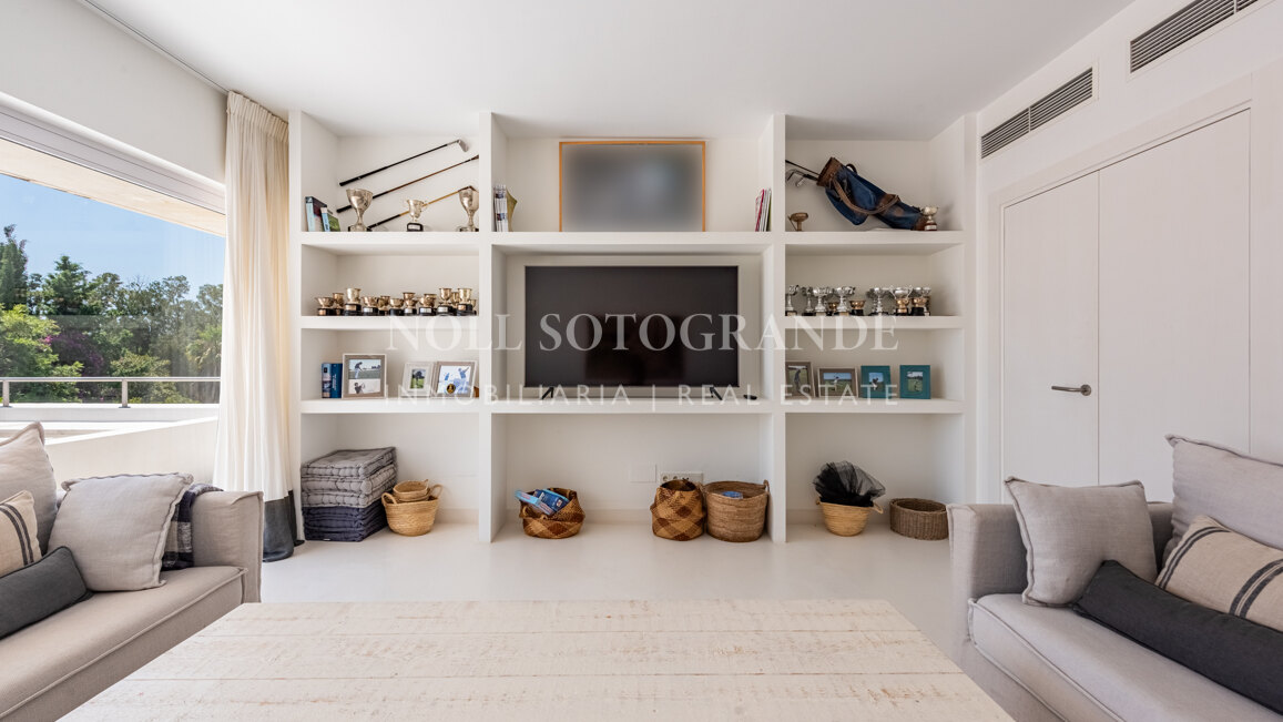 Beeindruckendes 5‑Schlafzimmer-Doppelhaus in Polo Gardens, Sotogrande Costa