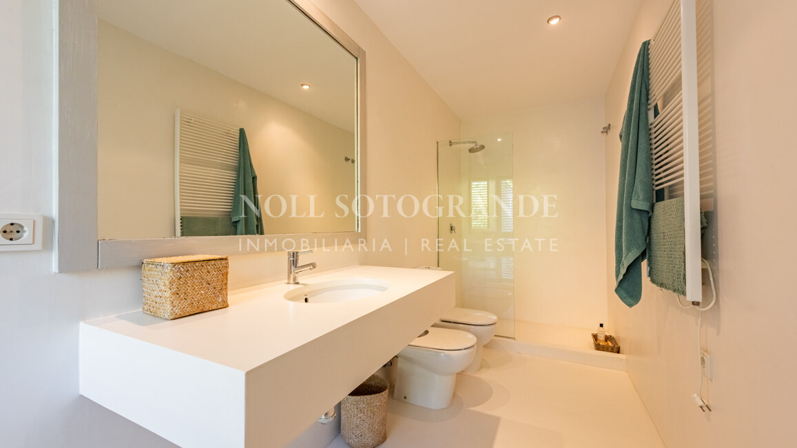 Beeindruckendes 5‑Schlafzimmer-Doppelhaus in Polo Gardens, Sotogrande Costa