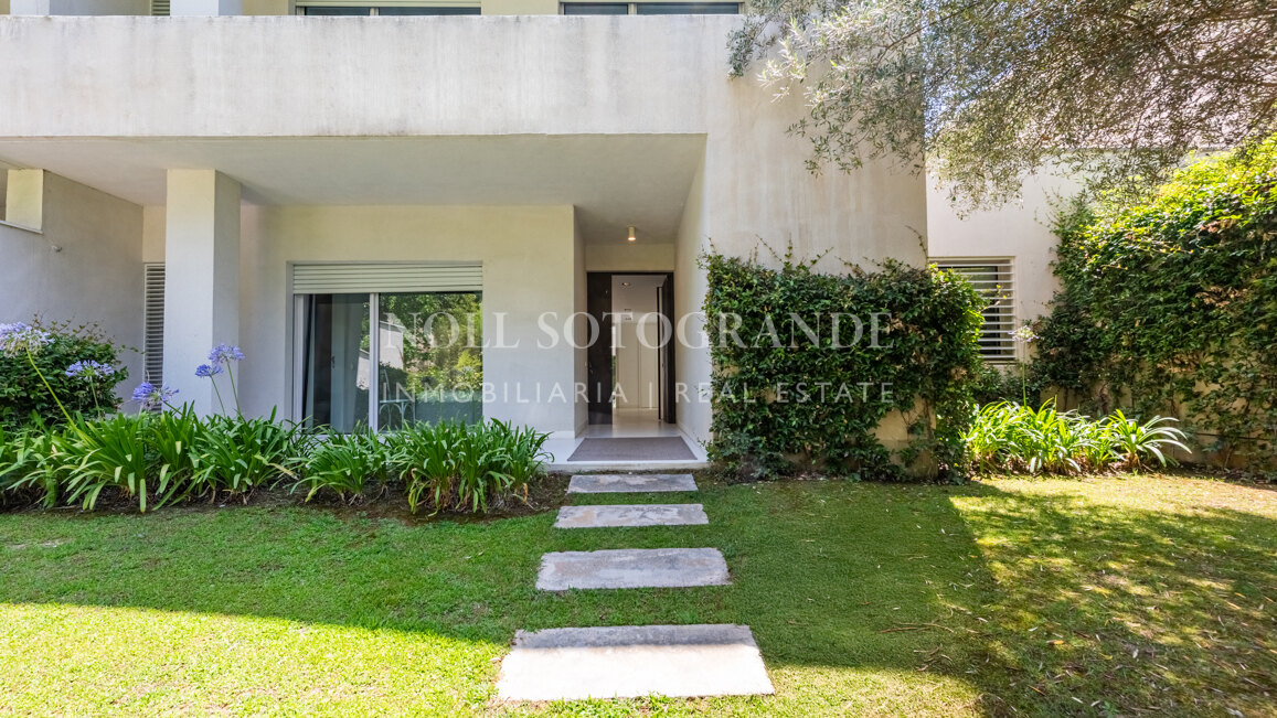 Beeindruckendes 5‑Schlafzimmer-Doppelhaus in Polo Gardens, Sotogrande Costa