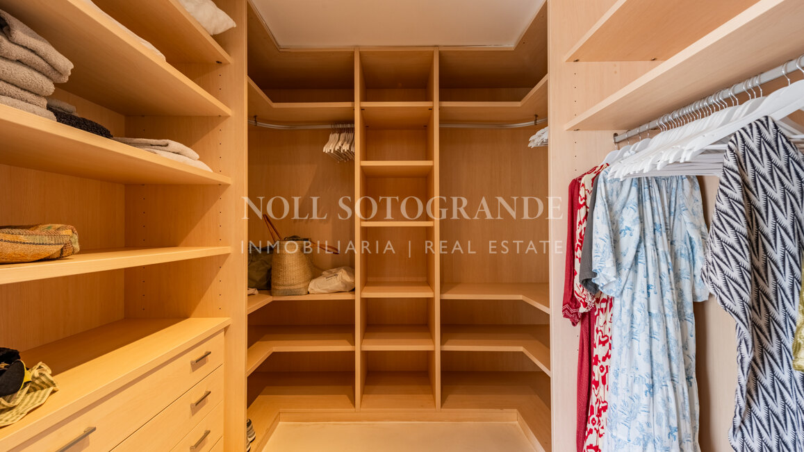 Beeindruckendes 5‑Schlafzimmer-Doppelhaus in Polo Gardens, Sotogrande Costa