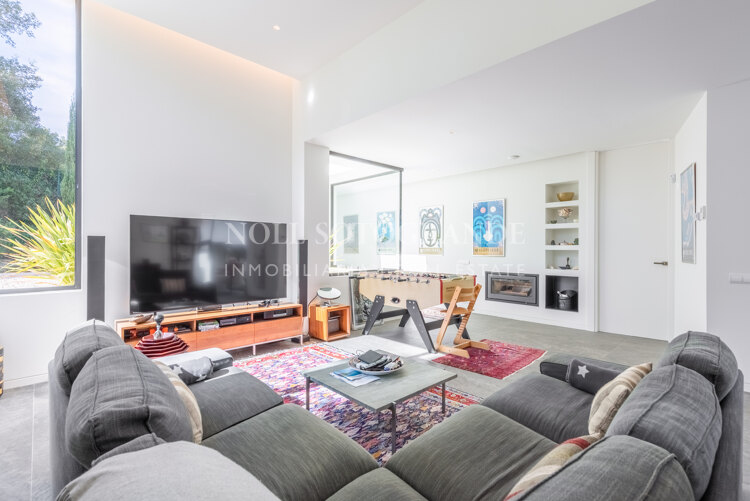 Moderne Villa zu verkaufen Sotogrande Alto in der Nähe von International School & SO Hotel