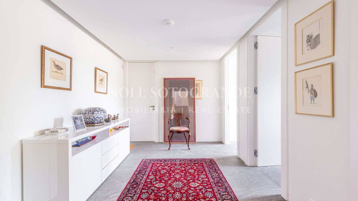 Moderne Villa zu verkaufen Sotogrande Alto in der Nähe von International School & SO Hotel