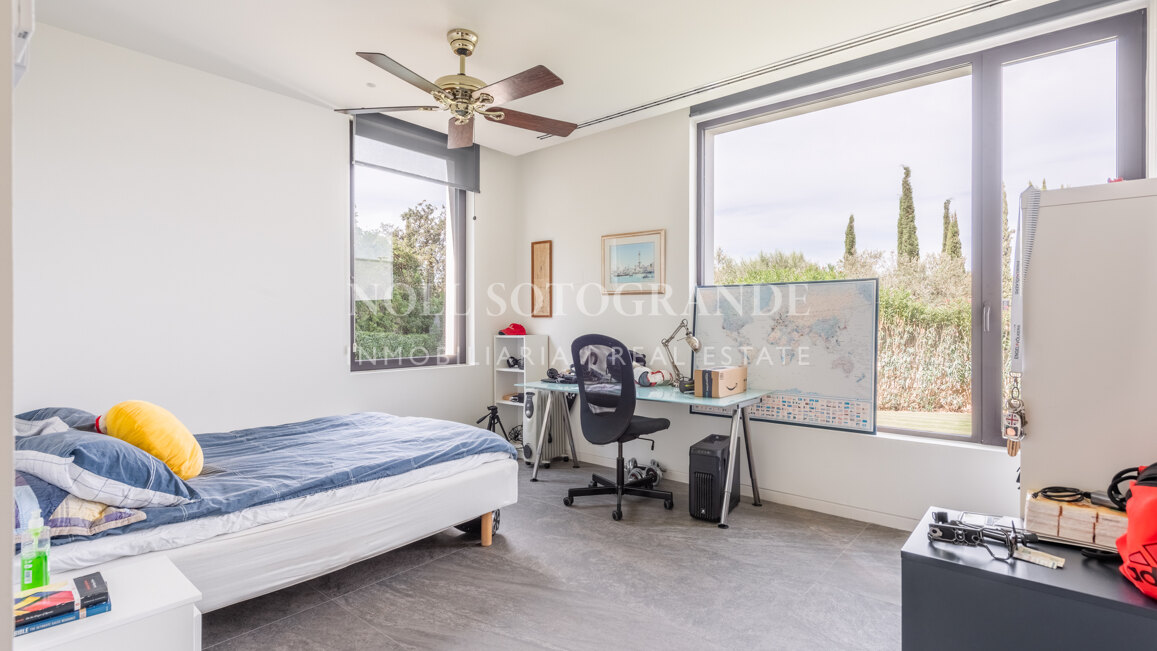 Moderne Villa zu verkaufen Sotogrande Alto in der Nähe von International School & SO Hotel