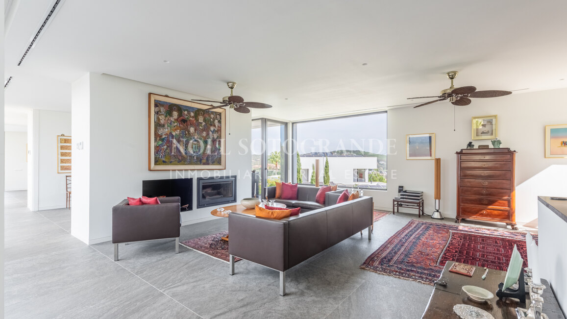 Moderne Villa zu verkaufen Sotogrande Alto in der Nähe von International School & SO Hotel