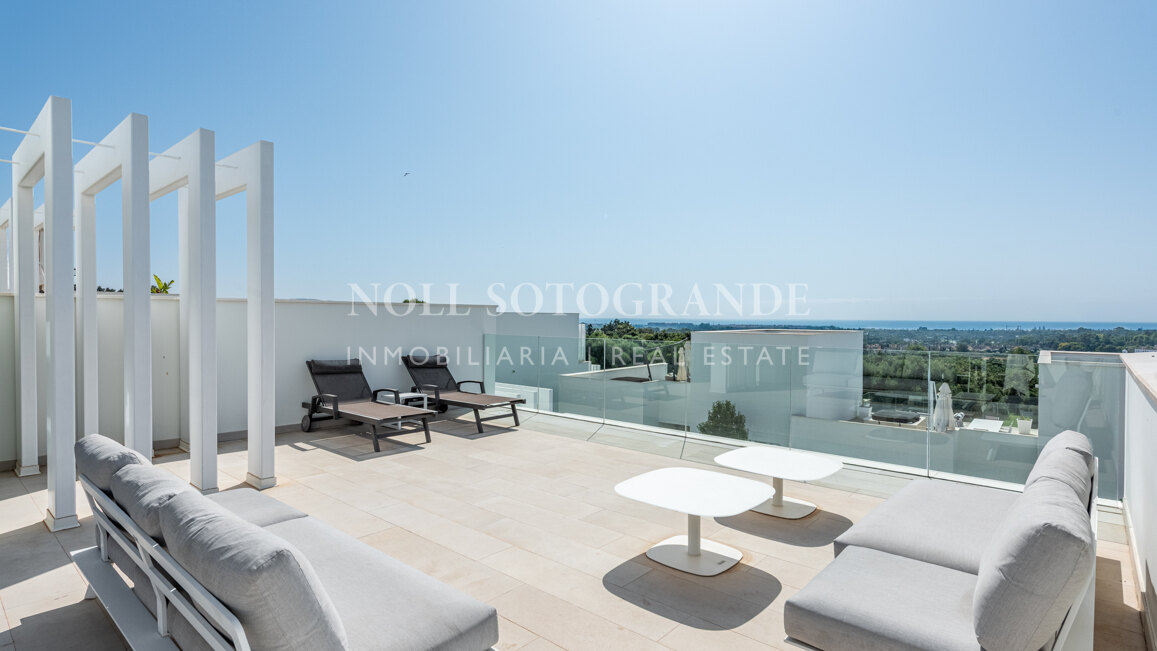 Stilvolles Townhouse mit spektakulärem Panoramablick bis zum Meer
