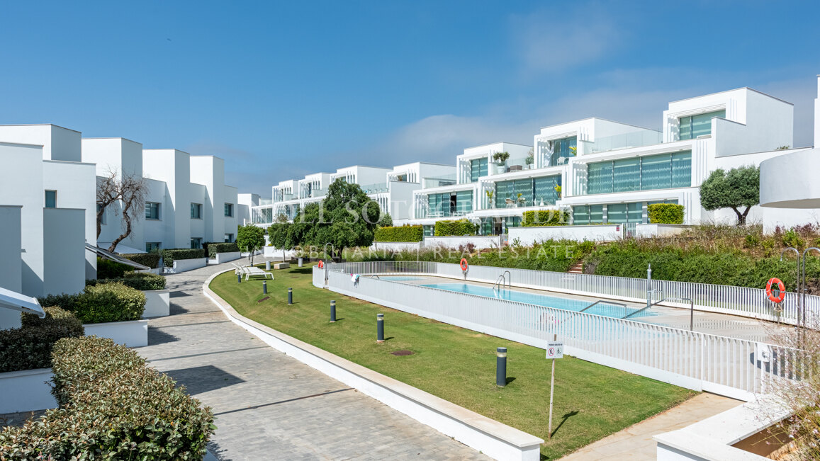 Stilvolles Townhouse mit spektakulärem Panoramablick bis zum Meer