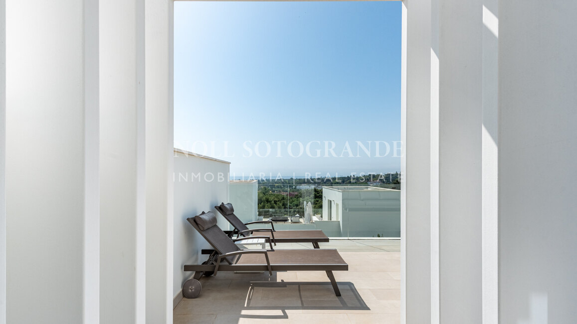 Stilvolles Townhouse mit spektakulärem Panoramablick bis zum Meer