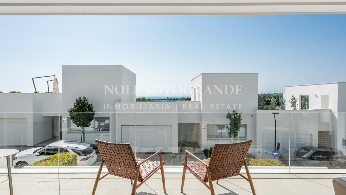 Stilvolles Townhouse mit spektakulärem Panoramablick bis zum Meer