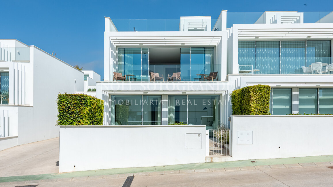 Stilvolles Townhouse mit spektakulärem Panoramablick bis zum Meer