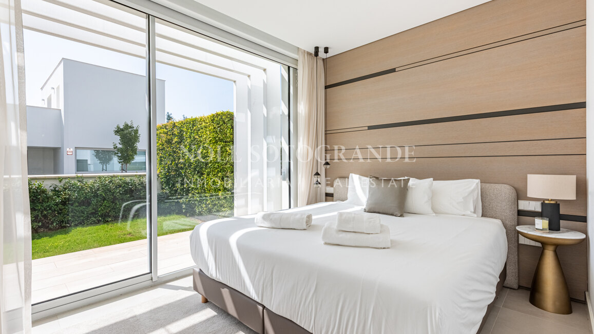 Stilvolles Townhouse mit spektakulärem Panoramablick bis zum Meer