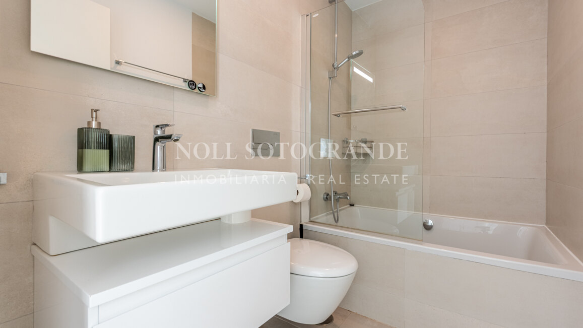 Stilvolles Townhouse mit spektakulärem Panoramablick bis zum Meer