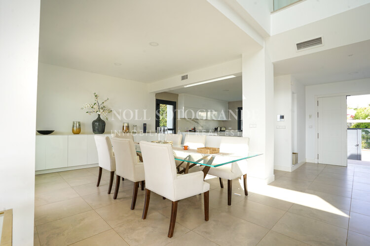 Villa with spectacular views for sale in Alcaidesa