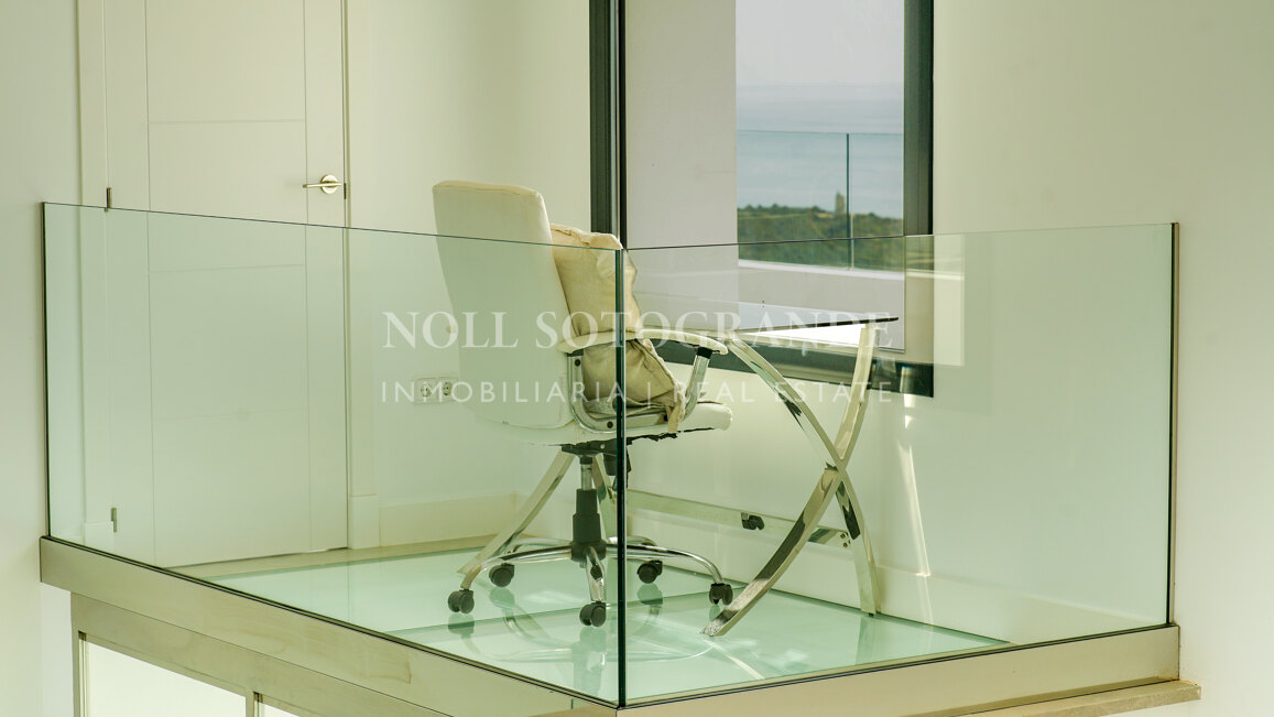 Villa with spectacular views for sale in Alcaidesa