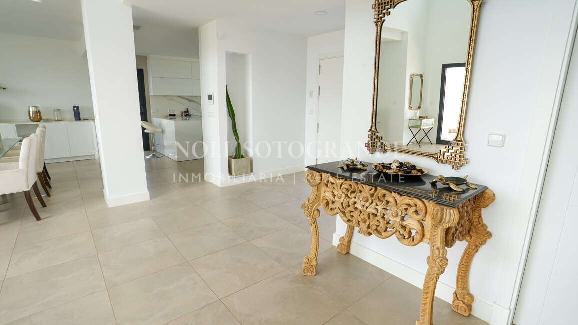 Villa with spectacular views for sale in Alcaidesa