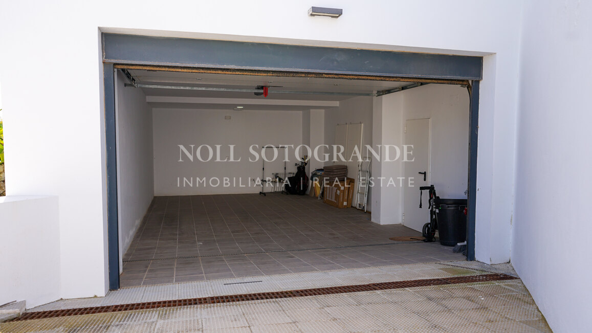 Villa with spectacular views for sale in Alcaidesa