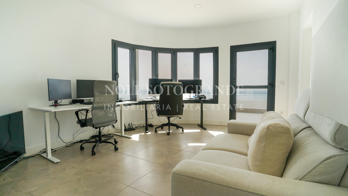 Villa with spectacular views for sale in Alcaidesa