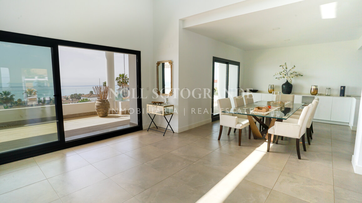 Villa with spectacular views for sale in Alcaidesa