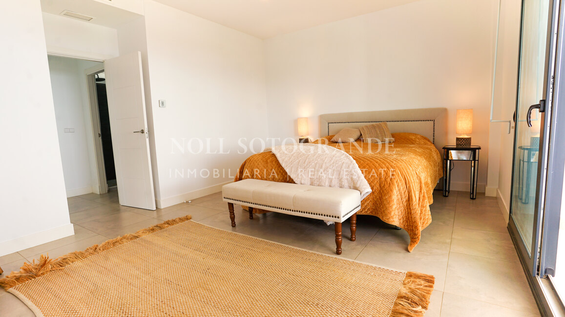 Villa with spectacular views for sale in Alcaidesa