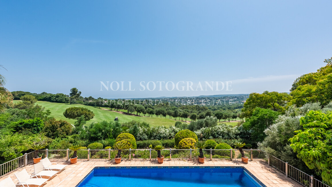 Luxuriöse 5-Schlafzimmer-Villa mit Kino in La Reserva de Sotogrande