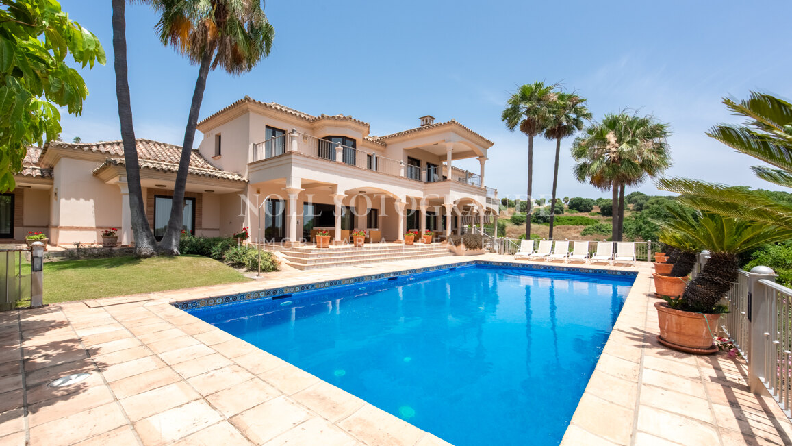 Luxuriöse 5-Schlafzimmer-Villa mit Kino in La Reserva de Sotogrande