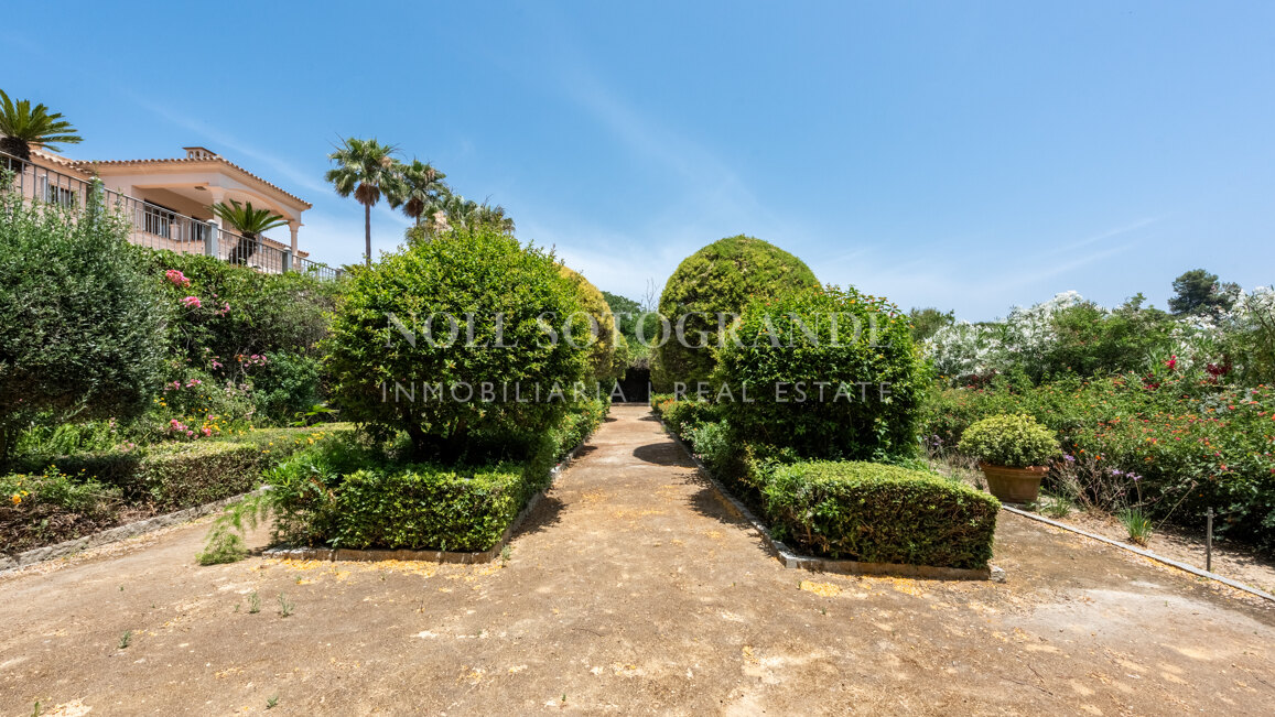 Luxuriöse 5-Schlafzimmer-Villa mit Kino in La Reserva de Sotogrande