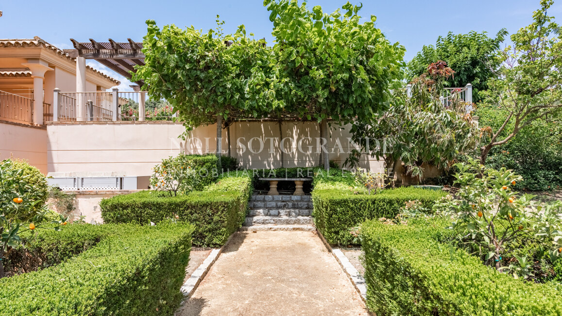 Luxuriöse 5-Schlafzimmer-Villa mit Kino in La Reserva de Sotogrande